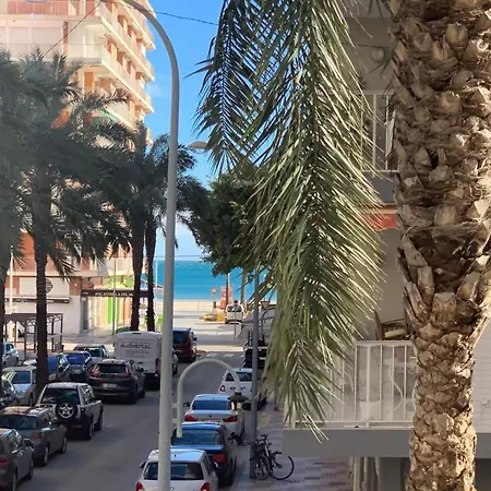 Neptuno Playa San Antonio شقة